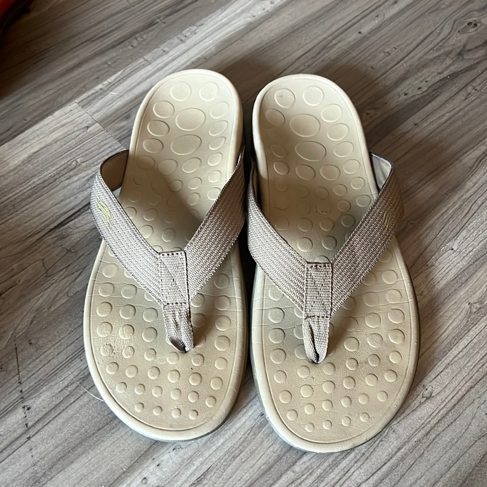 Plantar Fasciitis orthotic Men SZ 10 or Womens SZ 11 orthaheel flip flops.